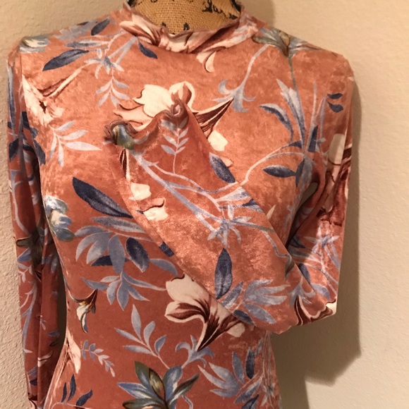 Day G Floral Long Sleeve Velvety Soft Stretch Blouse-S - Picture 2 of 15